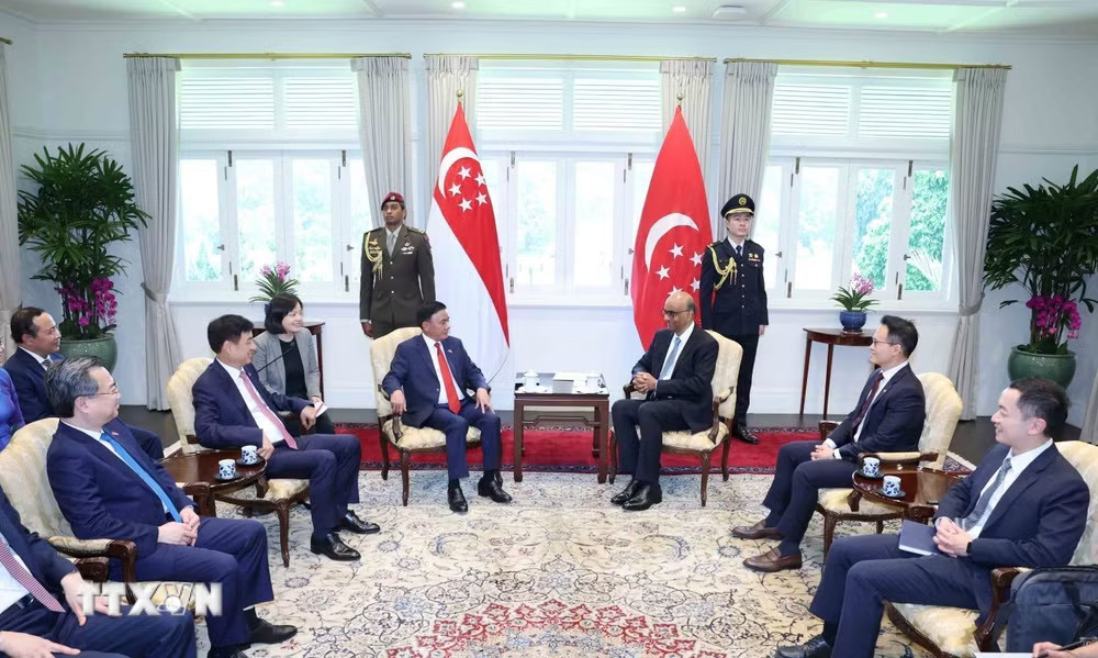 Thường trực Ban Bí thư Trần Cẩm Tú hội kiến Tổng thống Singapore Tharman Shanmugaratnam