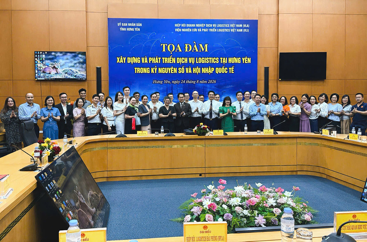 Toàn cảnh toạ đàm