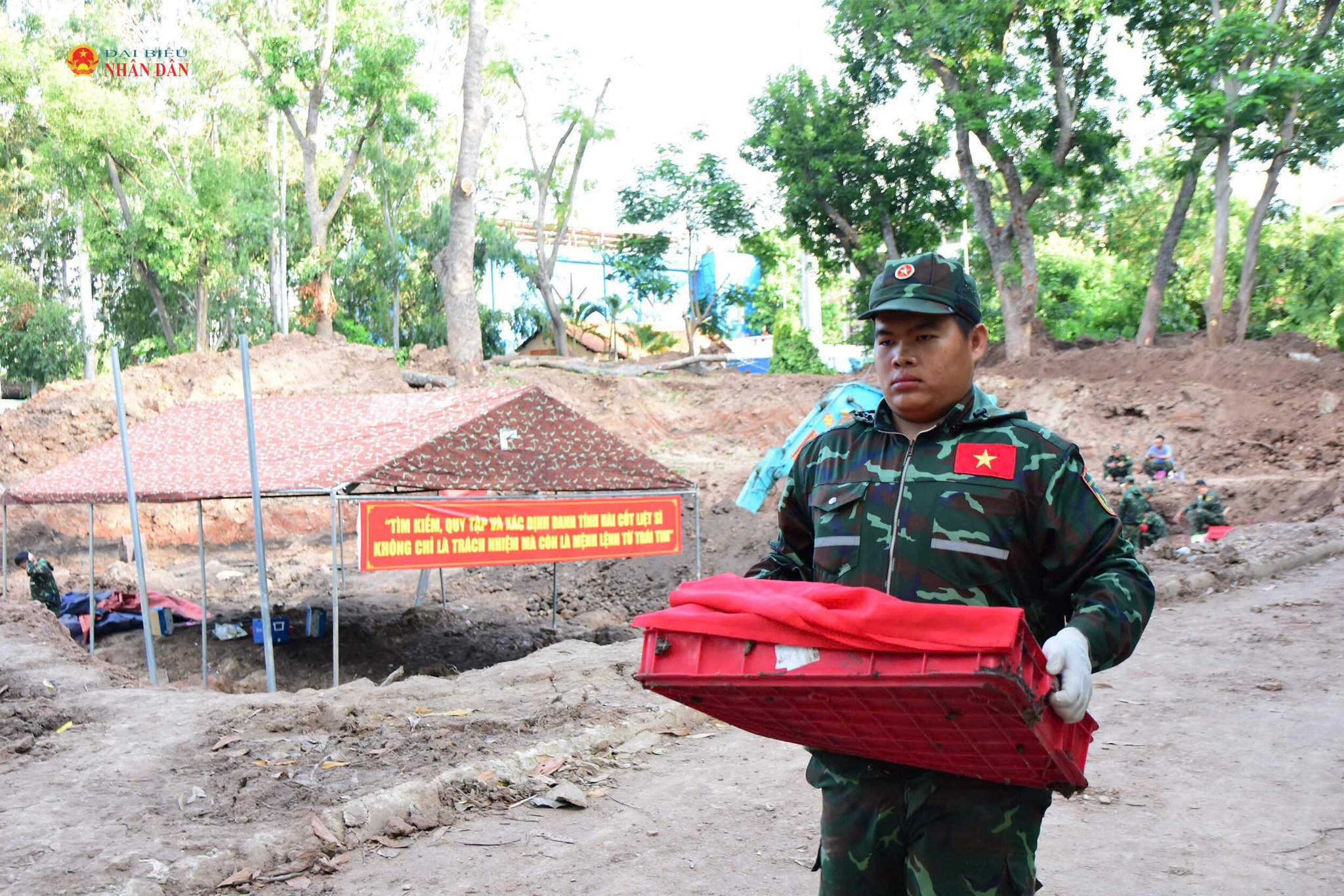 Trong ngày 25/8, lực lượng đã phát hiện, quy tập 13 bộ hài cốt liệt sĩ và 3 bộ di vật