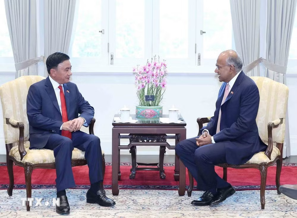Thường trực Ban Bí thư Trần Cẩm Tú gặp Bộ trưởng Cao cấp, Bộ trưởng Điều phối An ninh Quốc gia và Bộ trưởng Nội vụ Singapore K. Shanmugam