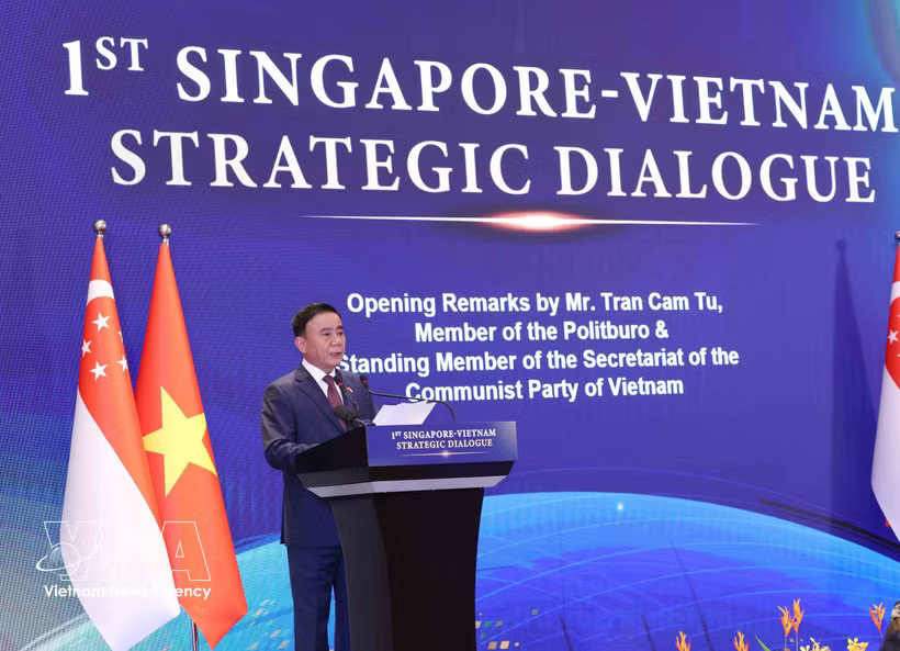Politburo Member and Standing Member of the Communist Party of Vietnam (CPV) Central Committee’s Secretariat Tran Cam Tu speaks at the first Vietnam-Singapore Strategic Dialogue in Singapore on August 25, 2026. (Photo: VNA)