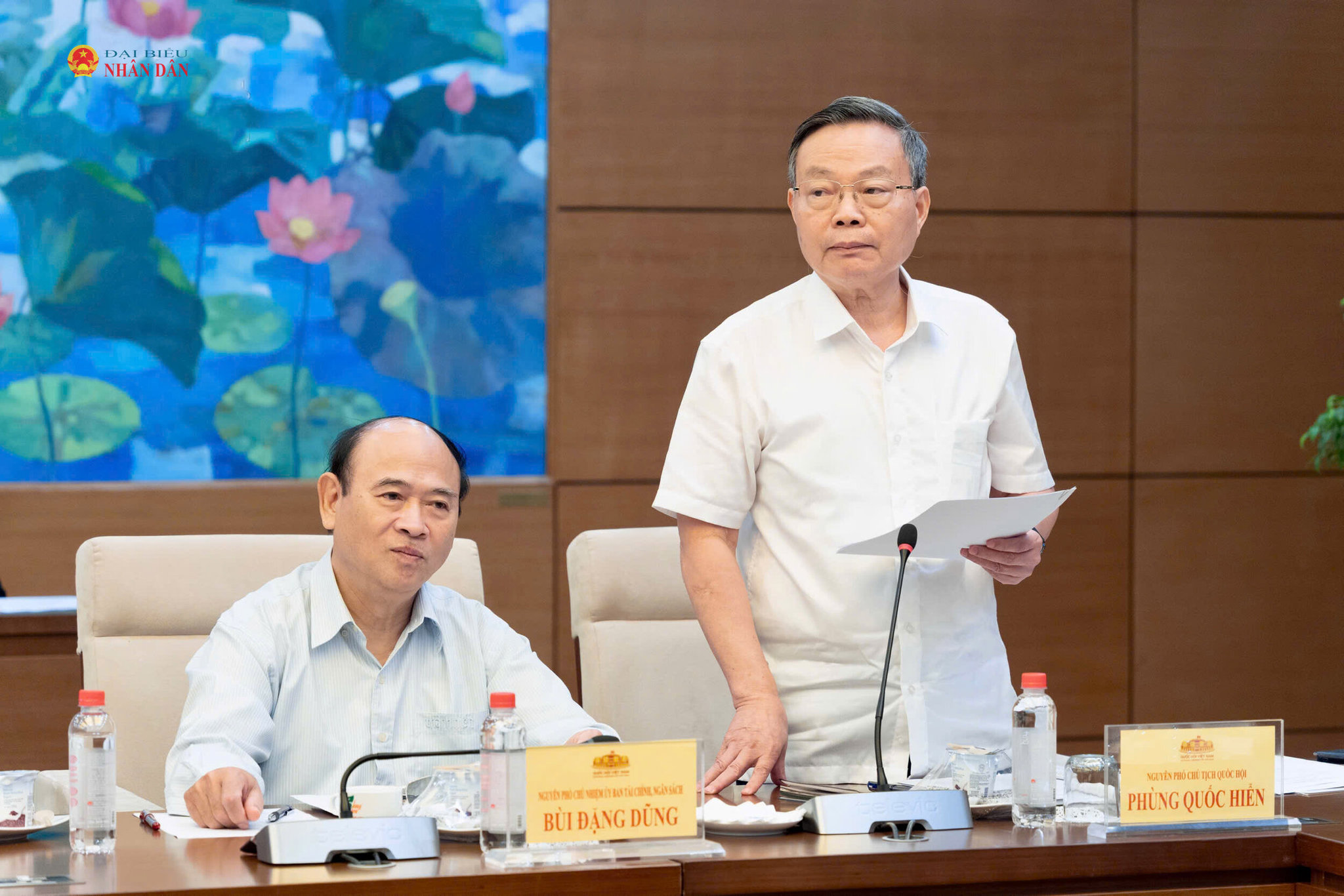 Nguyên Phó Chủ tịch Quốc hội Phùng Quốc Hiển phát biểu