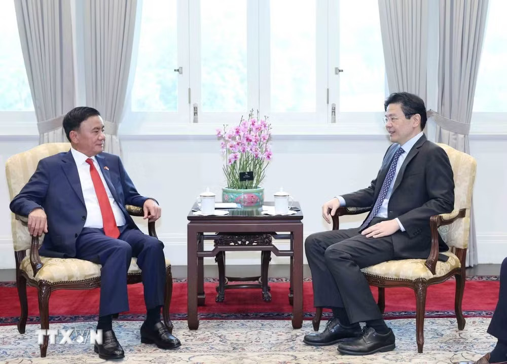 Thường trực Ban Bí thư Trần Cẩm Tú hội kiến Tổng Thư ký Đảng Hành động Nhân dân, Thủ tướng Singapore Lawrence Wong