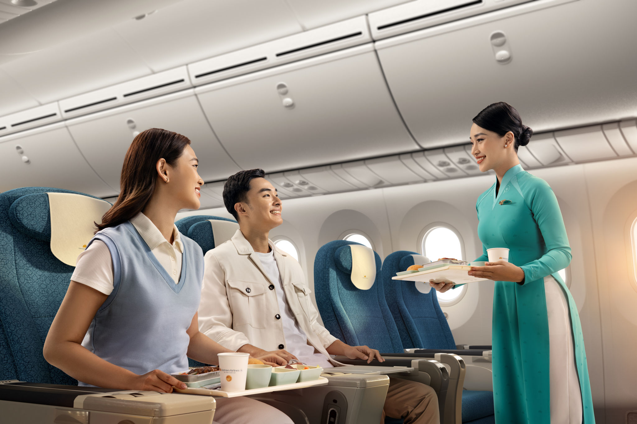 2. Vietnam Airlines được hành khách bình chọn vào Top 2 hãng hàng không được yêu thích nhất khu vực Trung Á và Đông Nam Á