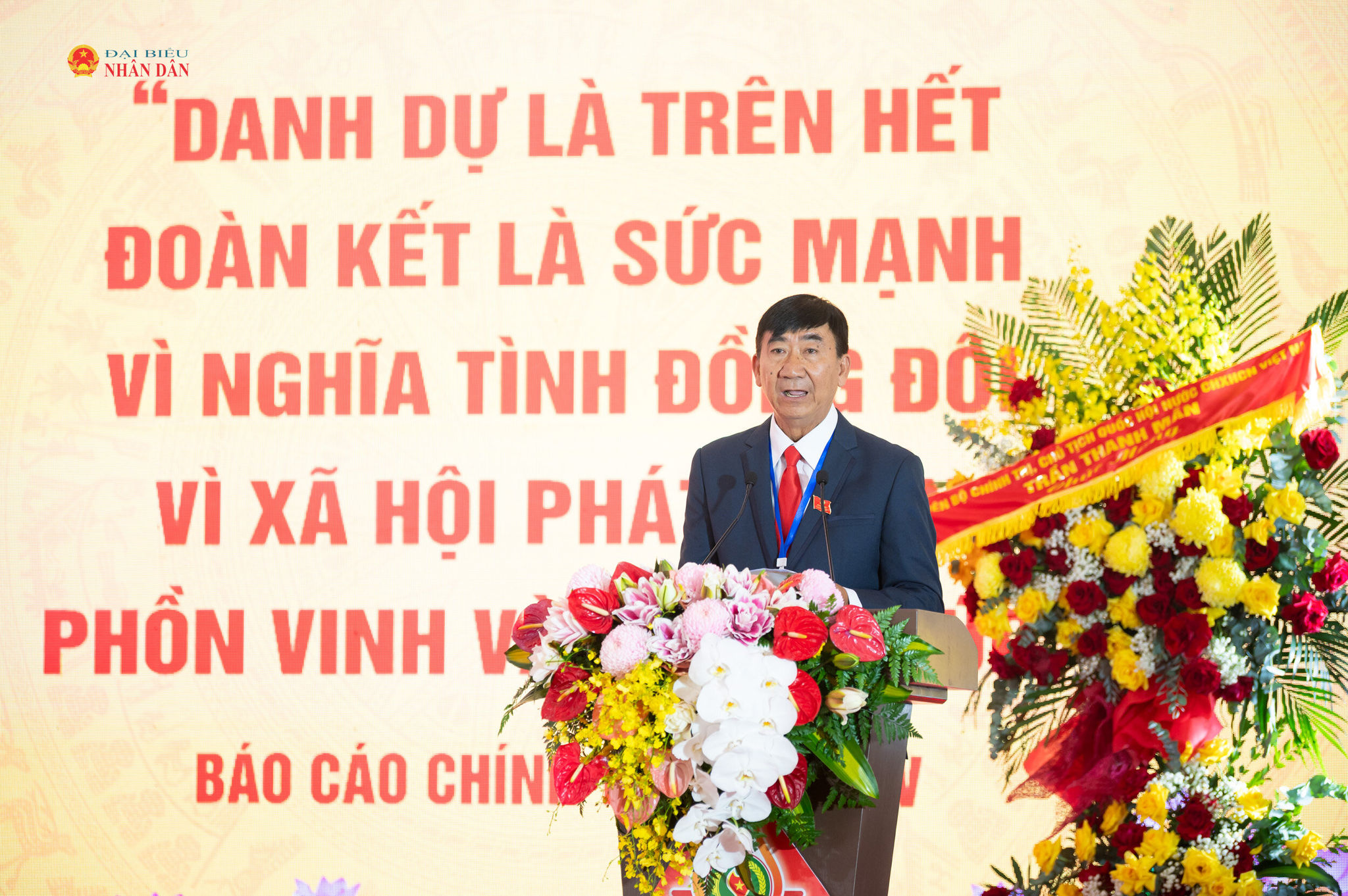 Chủ tịch Hội Cựu TNXP TP. Hồ Chí Minh Trần Phương Tín trình bày tham luận
