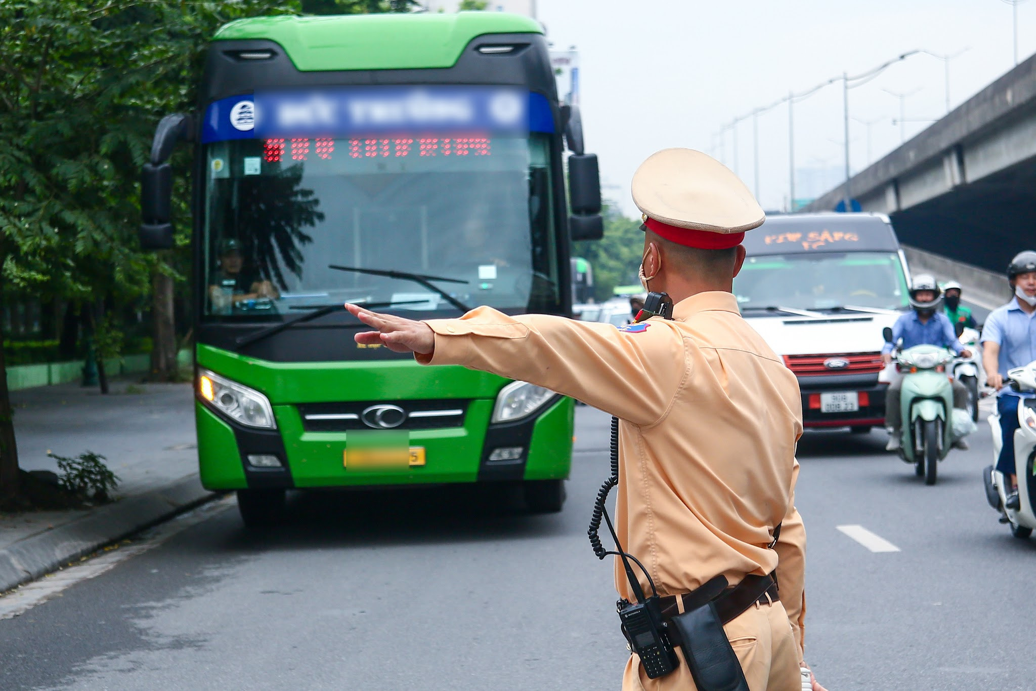 CSGT Hà Nội đồng loạt ra quân thực hiện kế hoạch tổng kiểm soát
