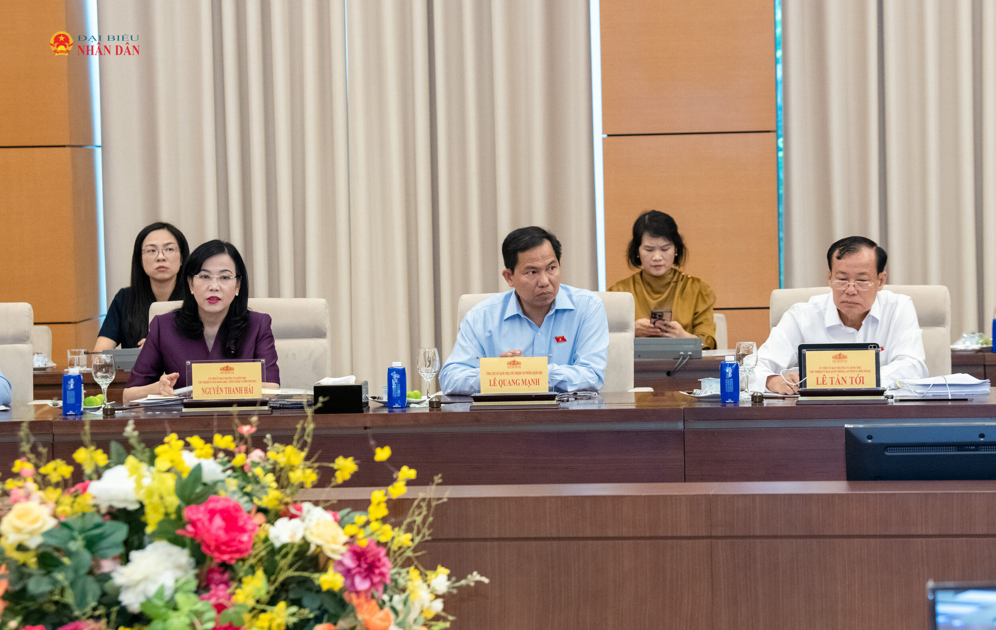 Các đại biểu tham dự phiên họp.4