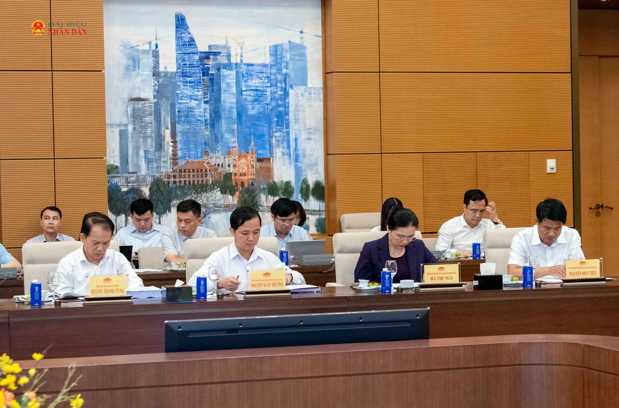 Các đại biểu tham dự phiên họp.6