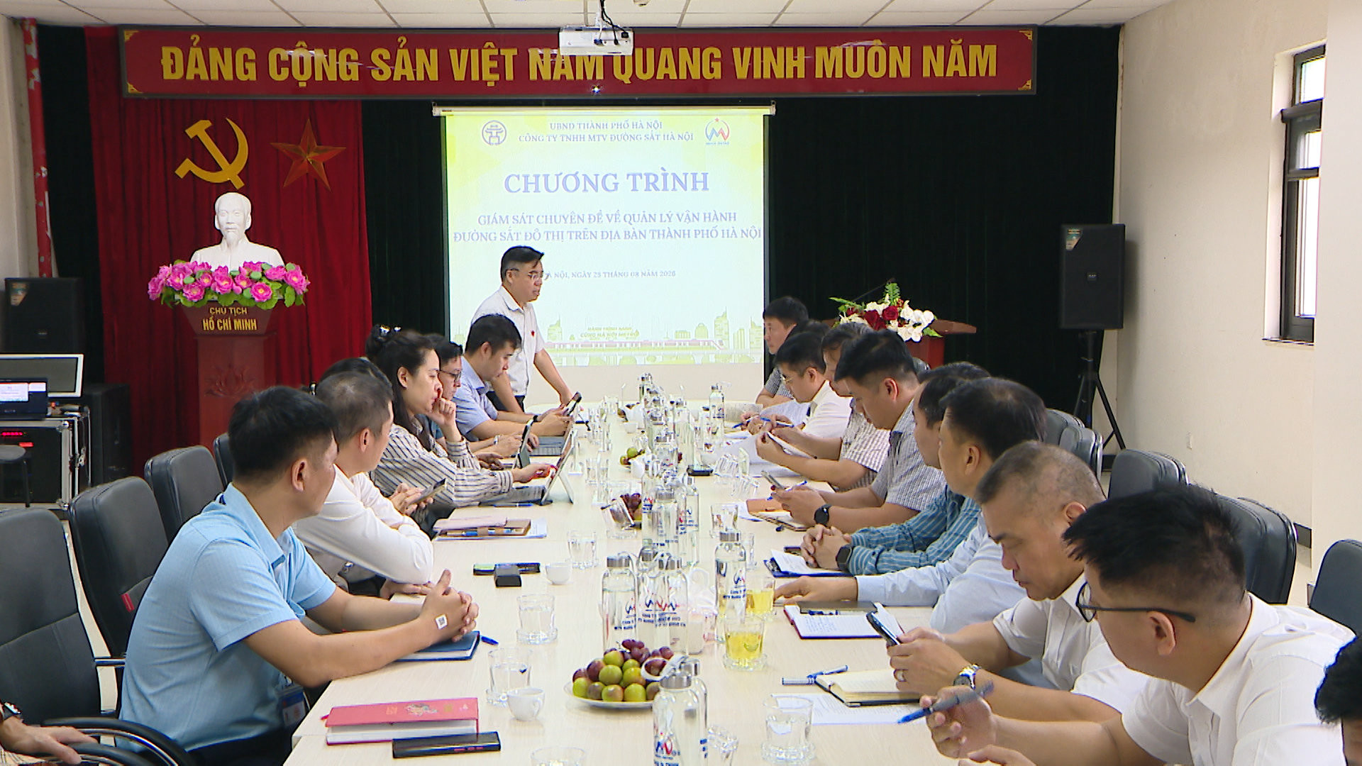 Quang cảnh buổi làm việc của Đoàn giám sát với Công ty TNHH MTV Đường sắt đô thị Hà Nội