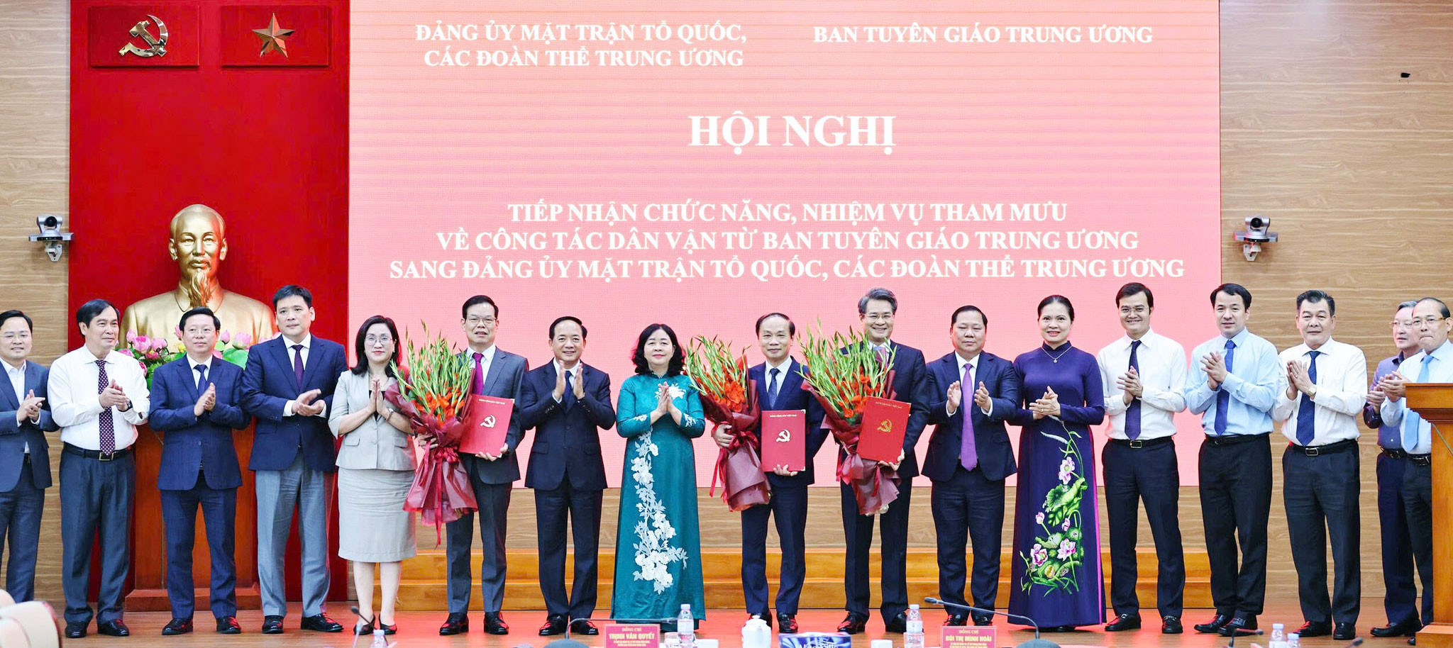 Lãnh đạo Ban Tuyên giáo Trung ương, Lãnh đạo Ủy ban Trung ương MTTQ Việt Nam chúc mừng các đồng chí được phân công, điều động công tác