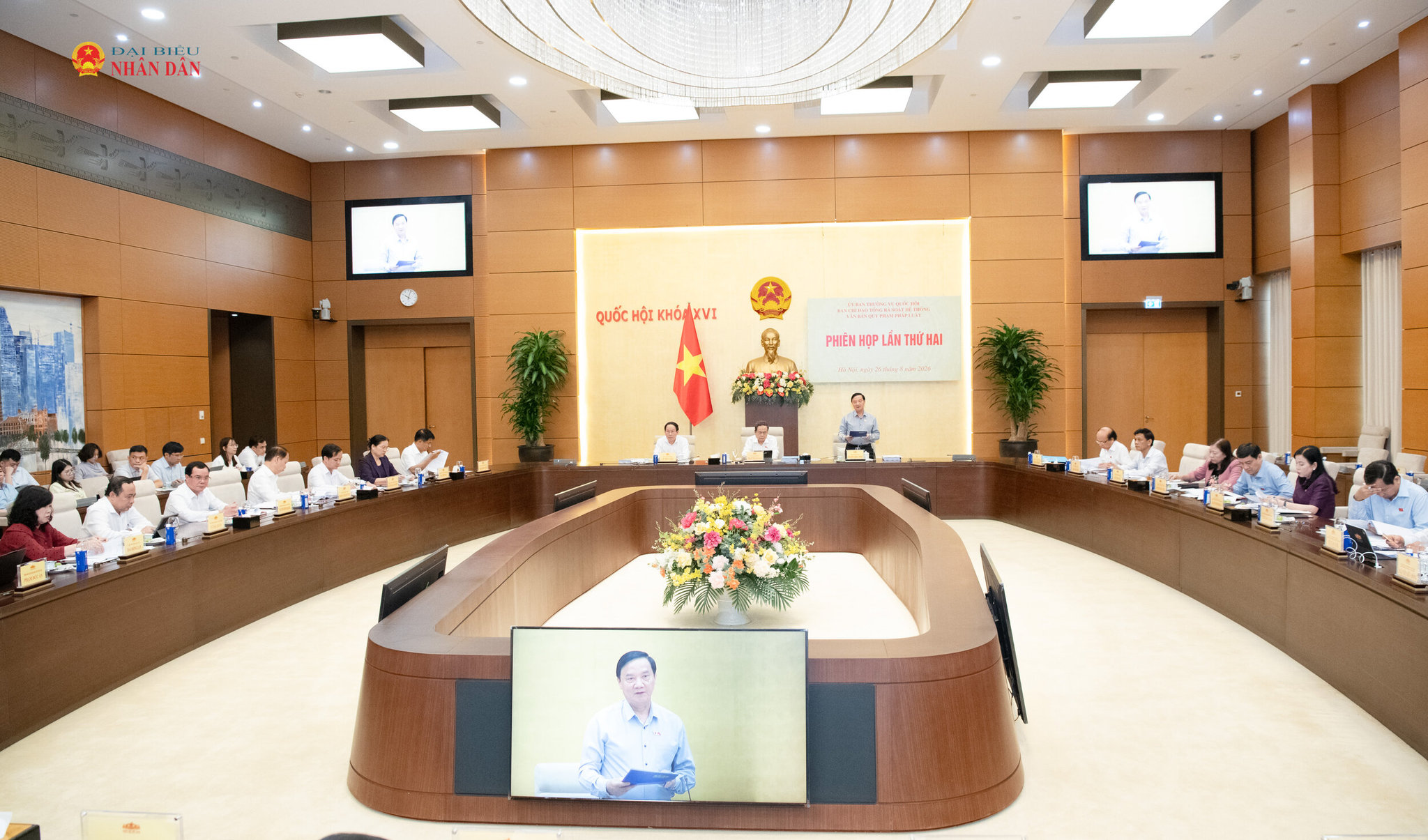 Phó chủ tịch QH Nguyễn Khắc Định phát biểu.3