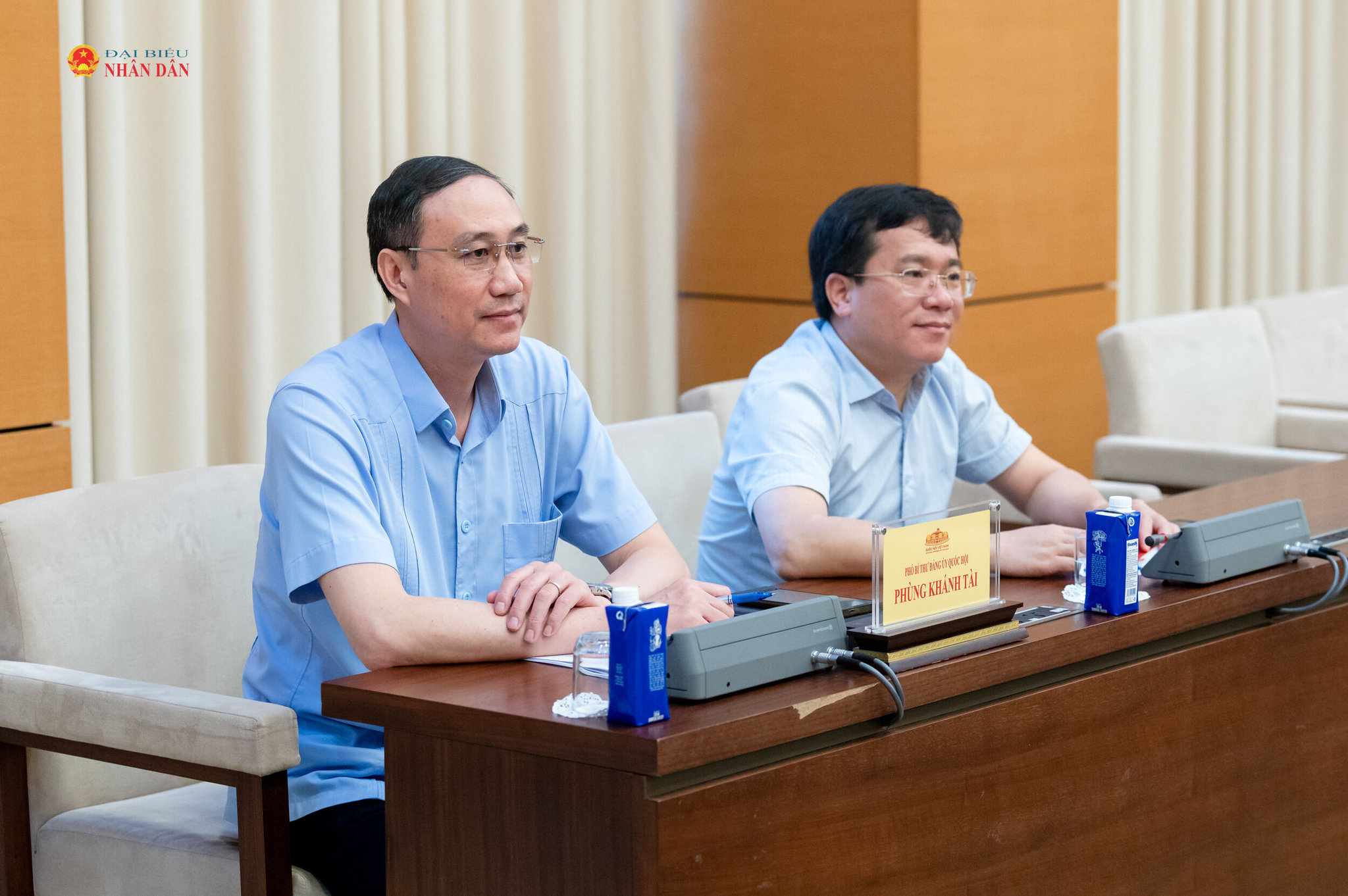 Các đại biểu dự phiên họp