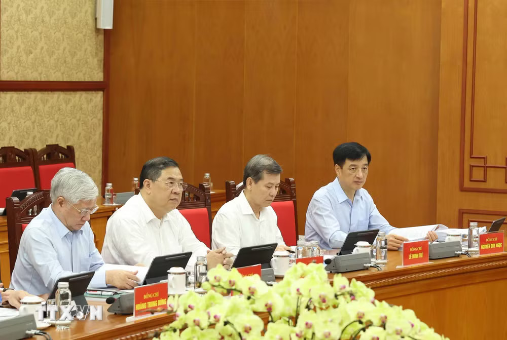 Các đại biểu tham dự cuộc làm việc