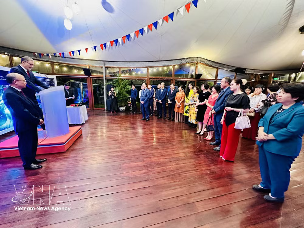 A view of the ceremony (Photo:VNA) vnanet-phap2.jpg