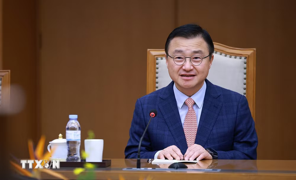 Tổng Giám đốc điều hành Samsung điện tử Roh Tae Moon phát biểu tại cuộc tiếp