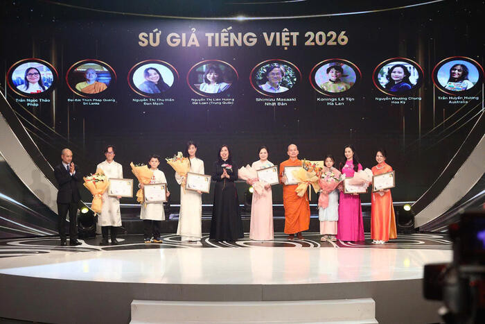Sứ giả tiếng Việt1