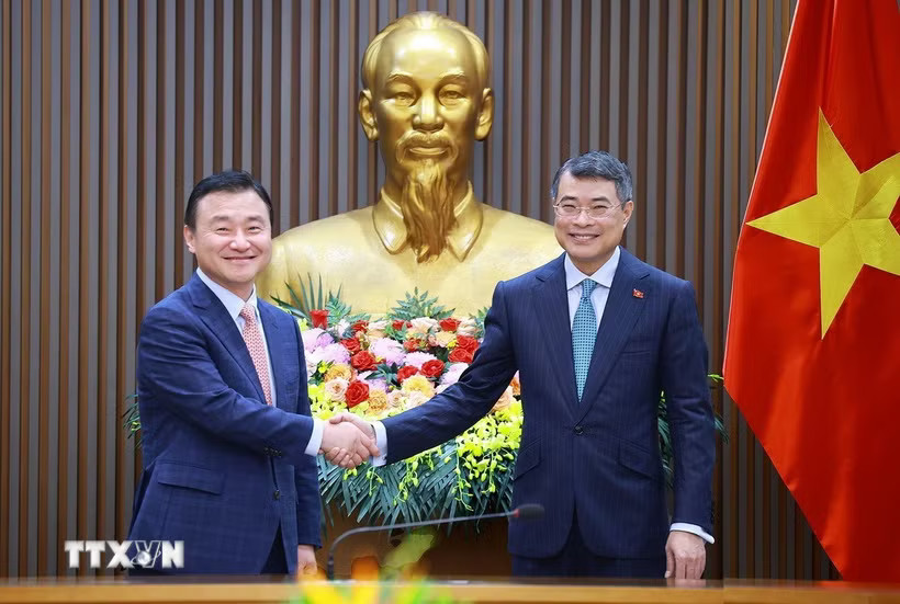 Thủ tướng Lê Minh Hưng tiếp Tổng Giám đốc điều hành Samsung điện tử Roh Tae Moon