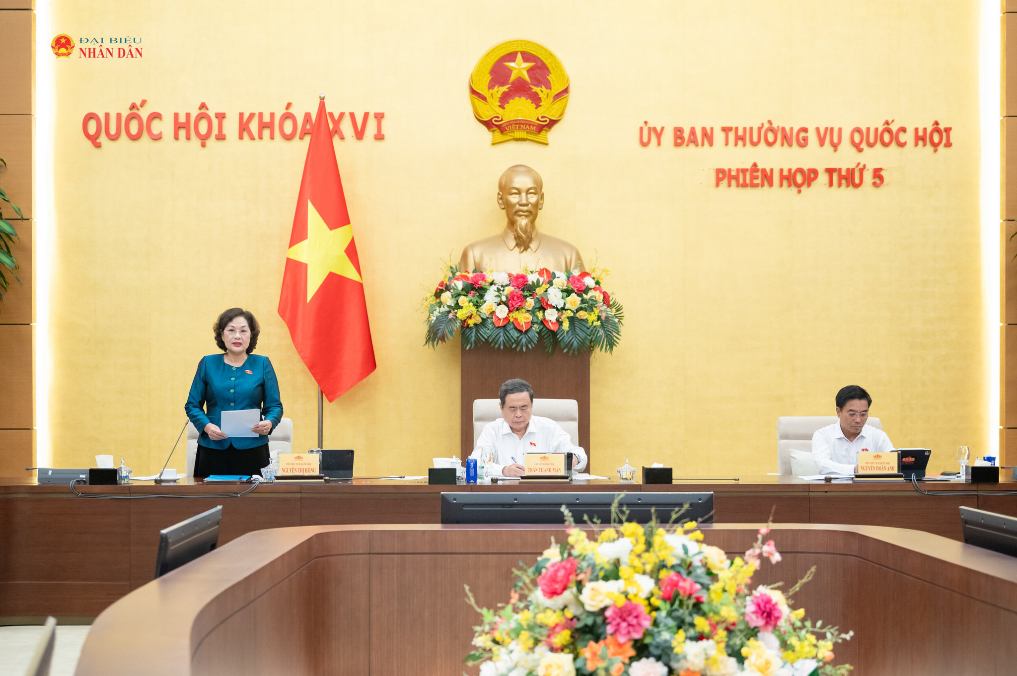 Chủ tịch Quốc hội Trần Thanh Mẫn chủ trì phiên họp, Phó Chủ tịch Quốc hội Nguyễn Thị Hồng điều hành phiên họp