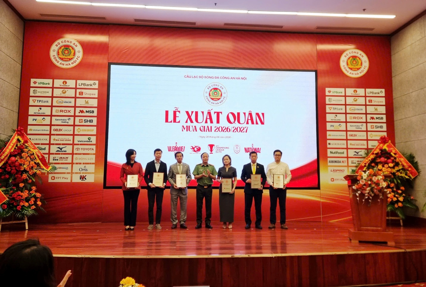 CLB Bóng đá Công an Hà Nội xuất quân, quyết tâm chinh phục mùa giải 2026/2027