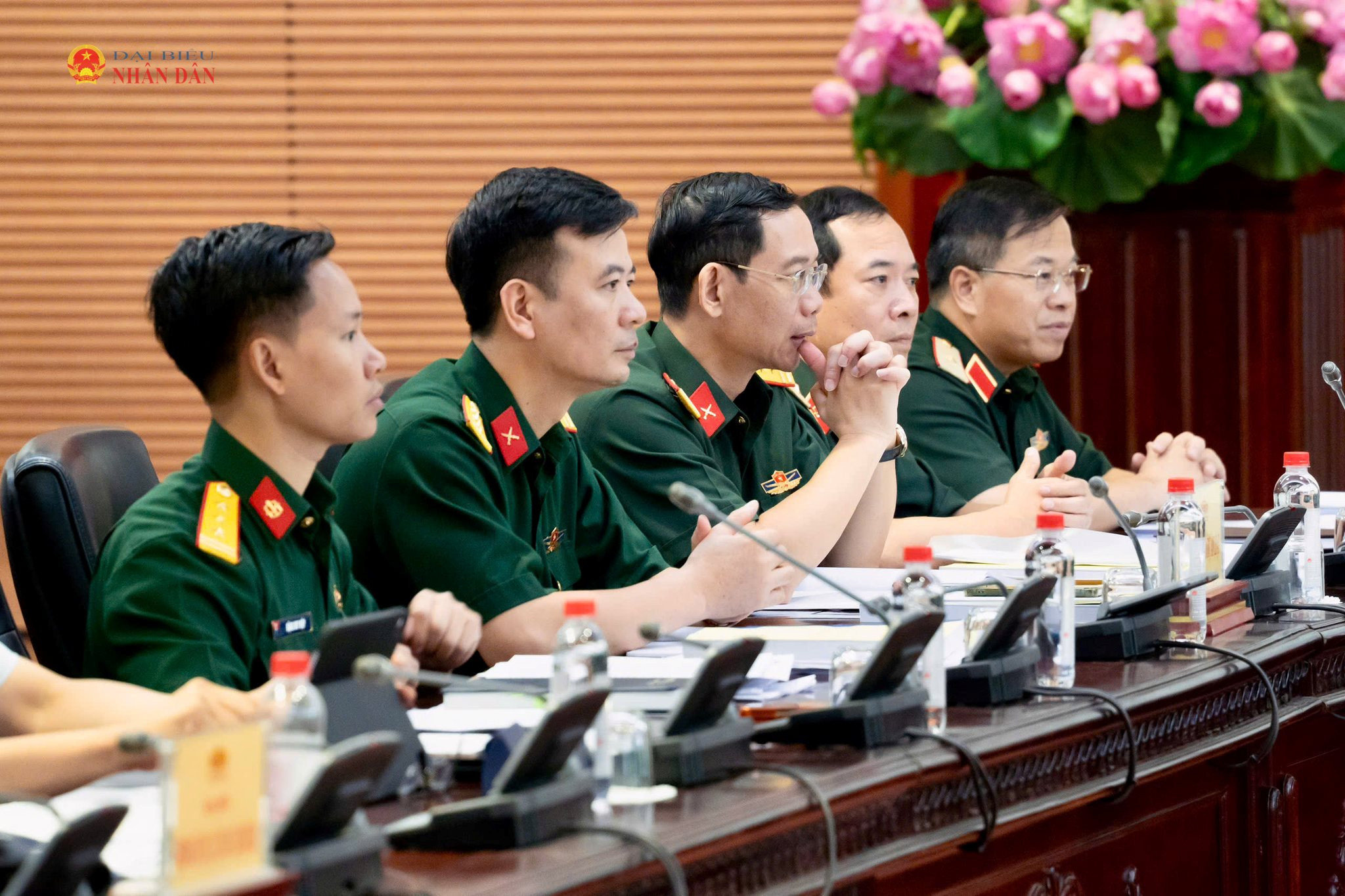 Các đại biểu tham dự Phiên họp Thường trực Ủy ban Quốc phòng, An ninh và Đối ngoại thẩm tra sơ bộ dự án Luật Phòng, chống phổ biến vũ khí hủy diệt hàng loạt