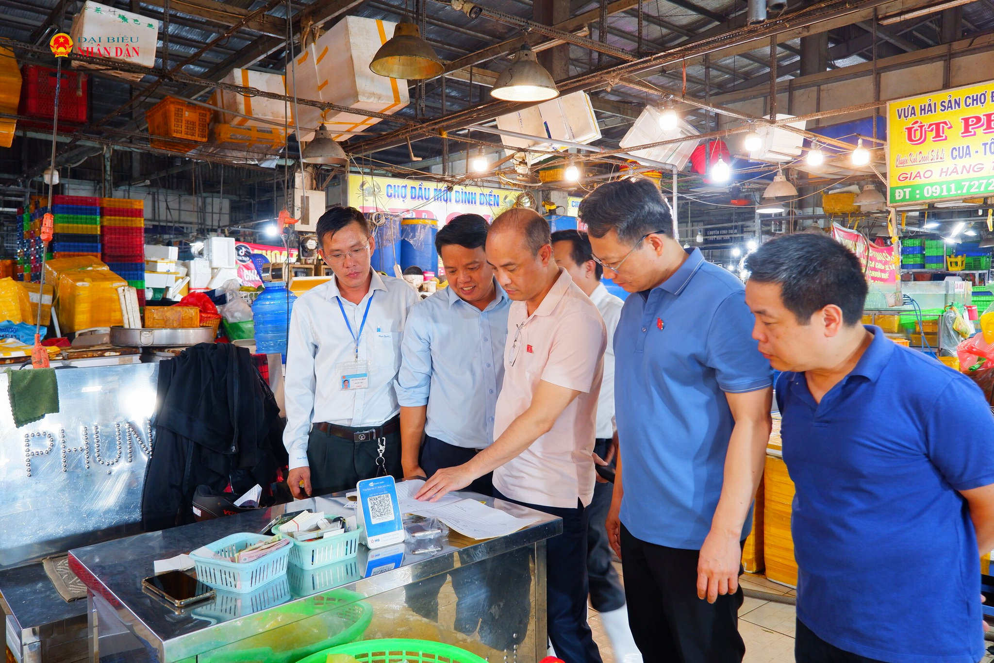 Đoàn khảo sát đề nghị làm rõ hơn năng lực kiểm soát các mối nguy về an toàn thực phẩm tại chợ