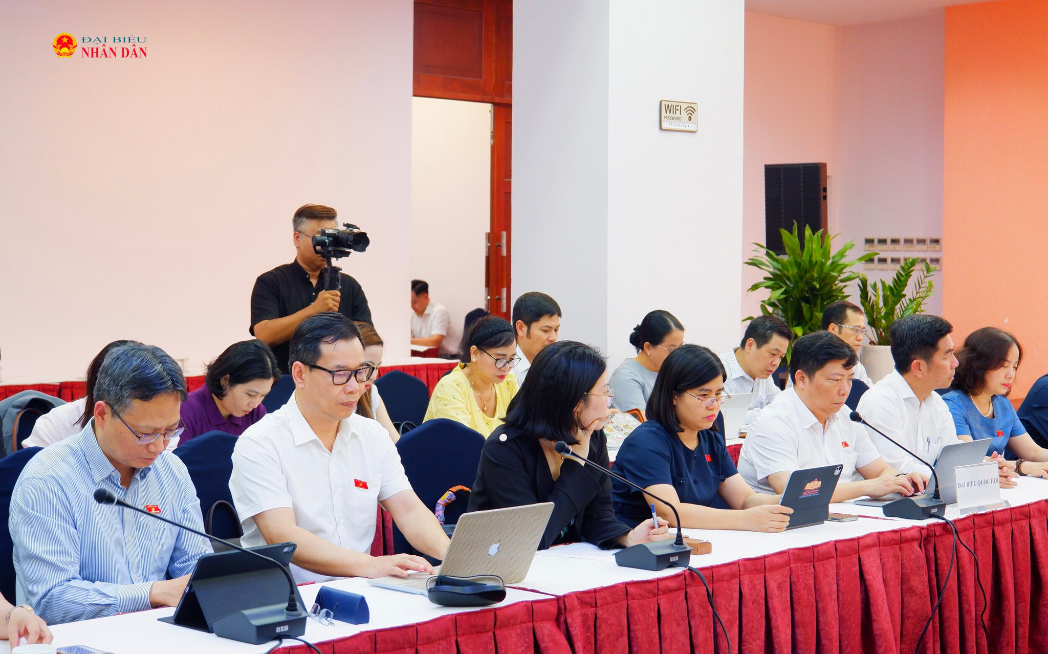 Các đại biểu tham dự hội thảo