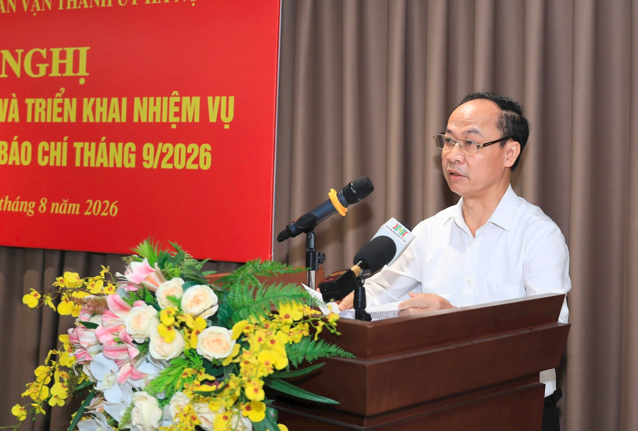 Phó Giám đốc Sở Giáo dục và Đào tạo Hà Nội Nguyễn Quang Tuấn thông tin tại hội nghị