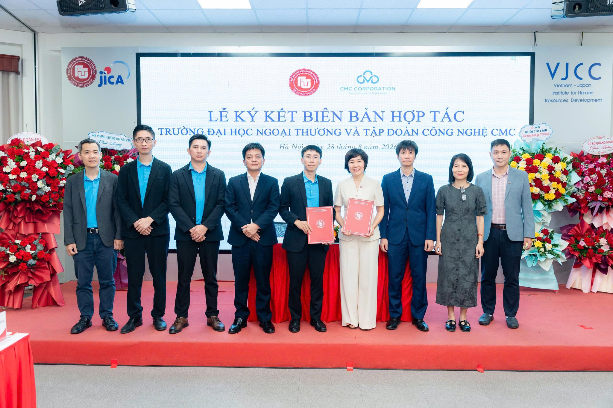 Trường Đại học Ngoại Thương ký kết các thỏa thuận hợp tác với FISU Việt Nam và Tập đoàn Công nghệ CMC