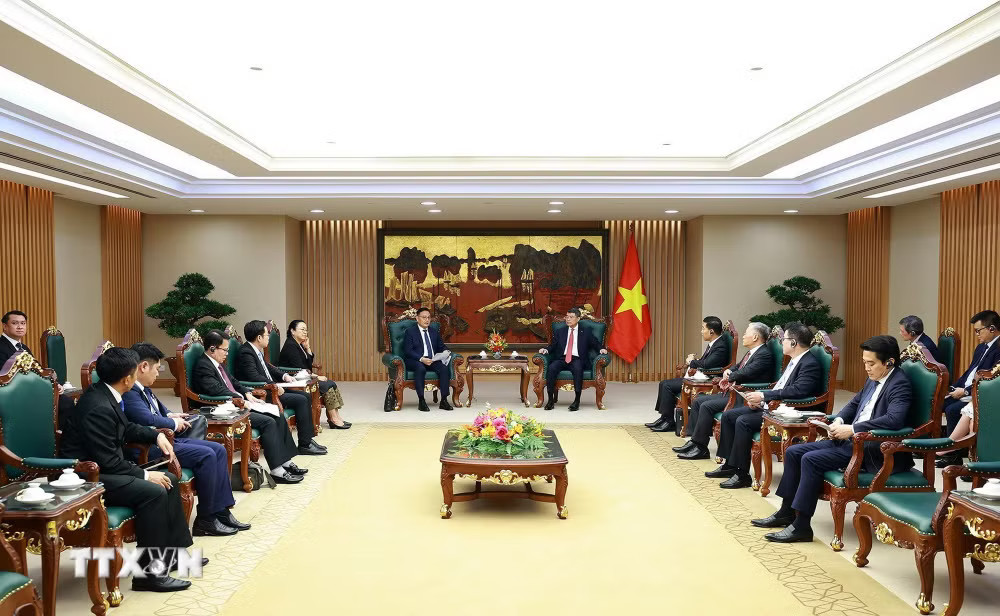 Thủ tướng Lê Minh Hưng tiếp Phó Thủ tướng, Bộ trưởng Tài chính Lào Santiphab Phomvihane