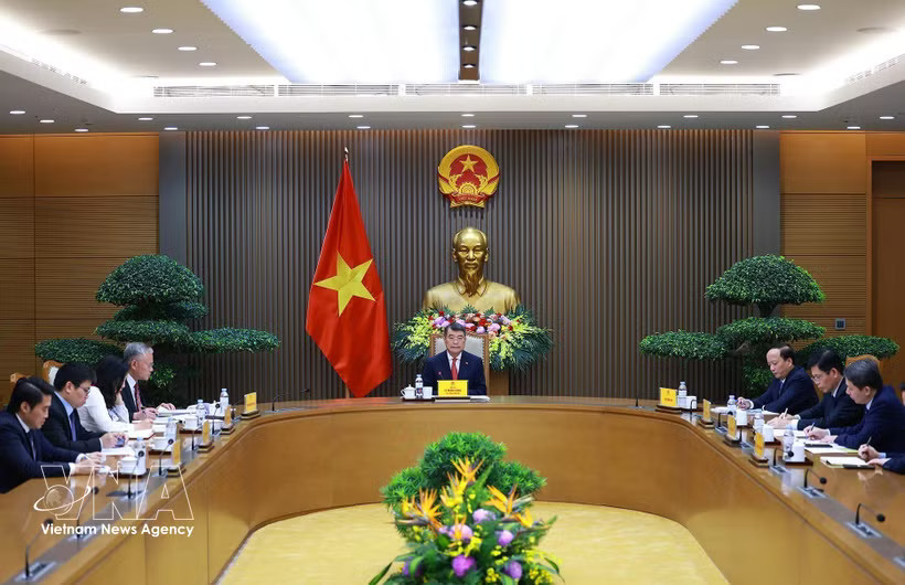 Prime Minister Le Minh Hung on August 28 holds phone talks with German Chancellor Friedrich Merz. (Photo: VNA)