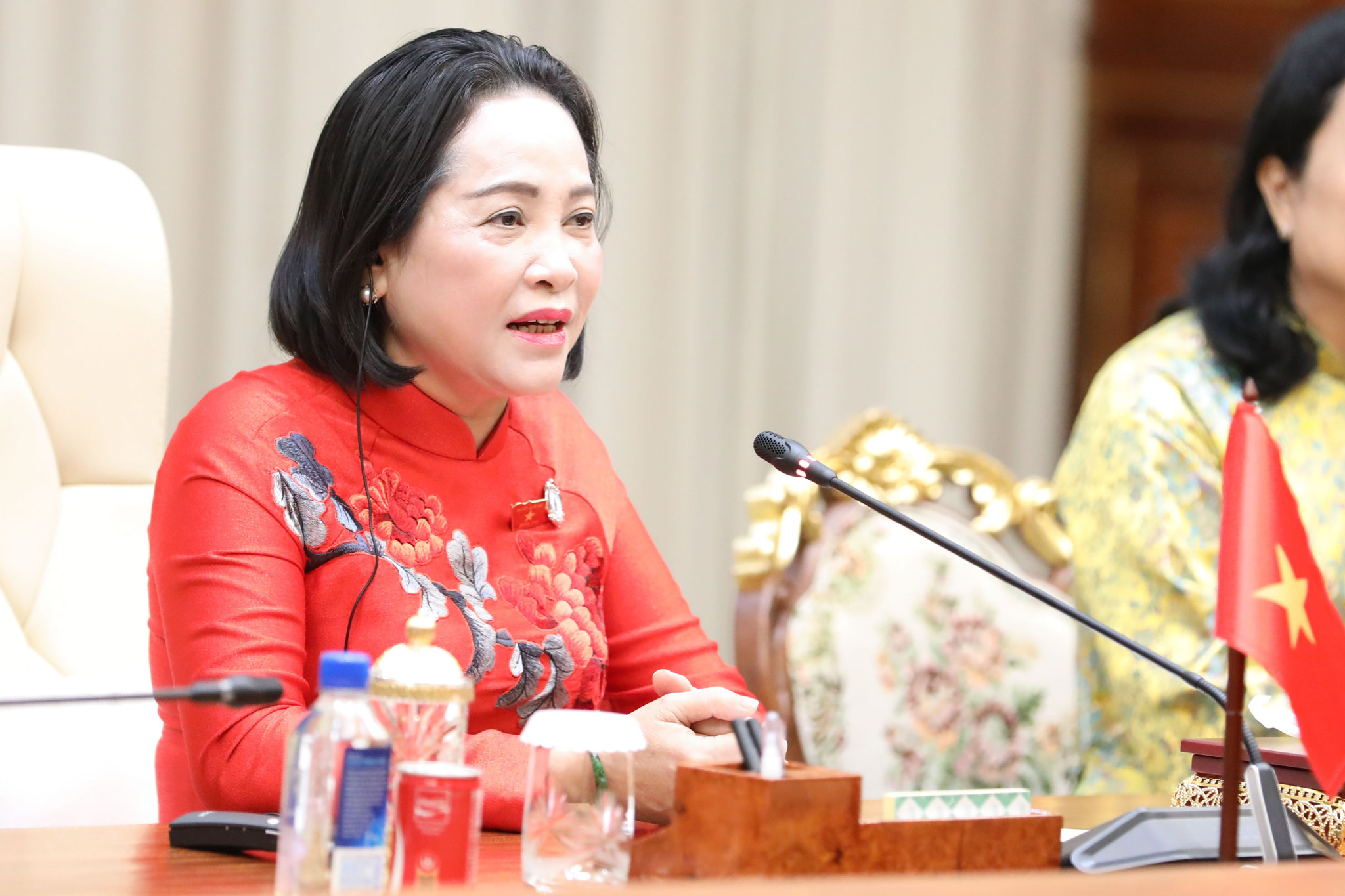 Phó Chủ tịch Quốc hội Nguyễn Thị Thanh phát biểu tại cuộc gặp Chủ tịch Đảng Nhân dân Campuchia, Chủ tịch Thượng viện Campuchia Samdech Techo Hun Sen