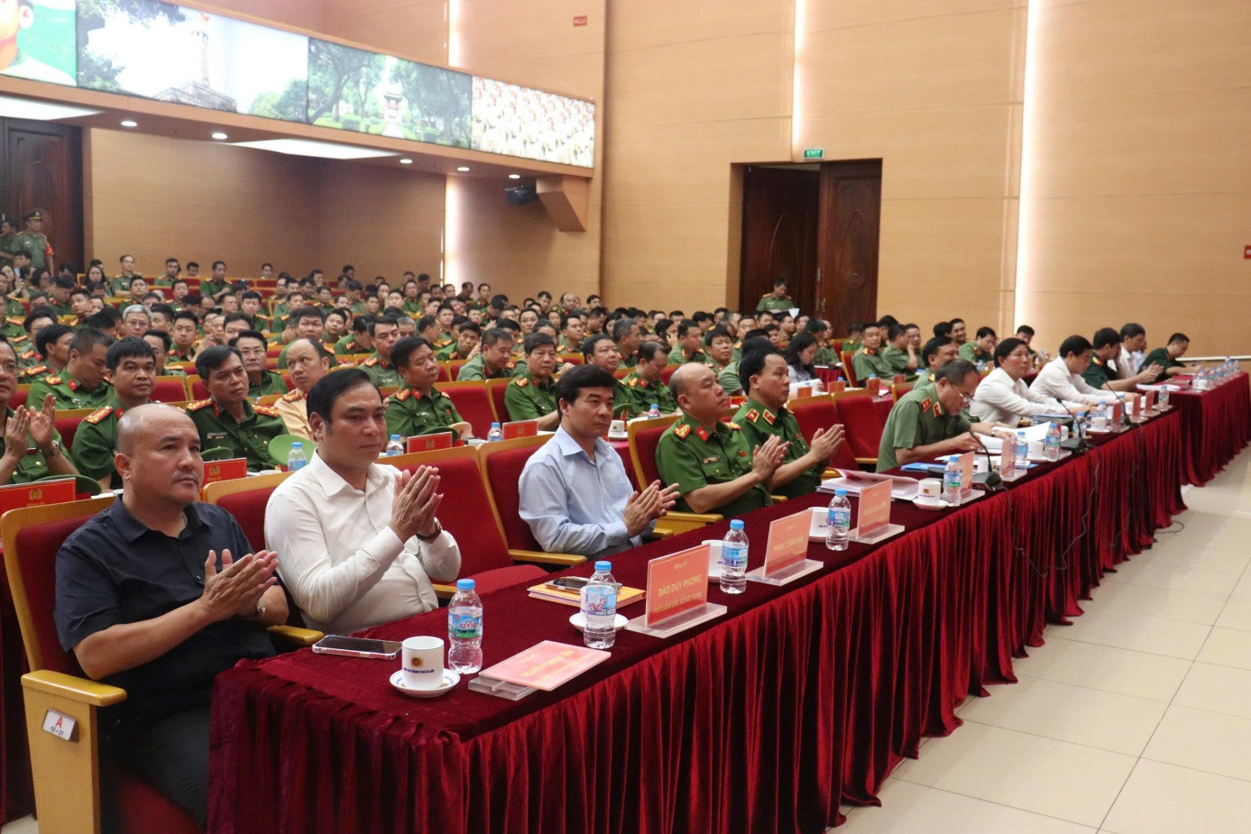 Các đại biểu tham dự Hội nghị. (