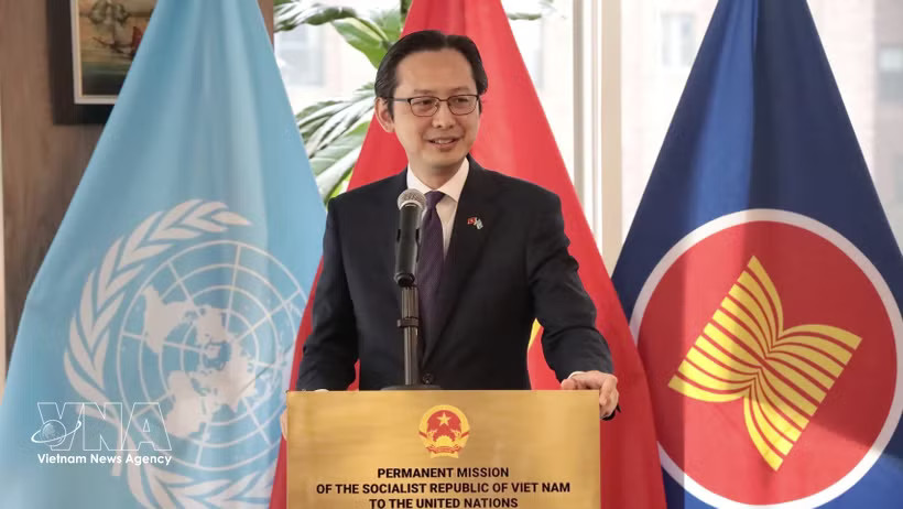 Ambassador Do Hung Viet, Permanent Representative of Vietnam to the UN. speaks at the event. (Photo: VNA)