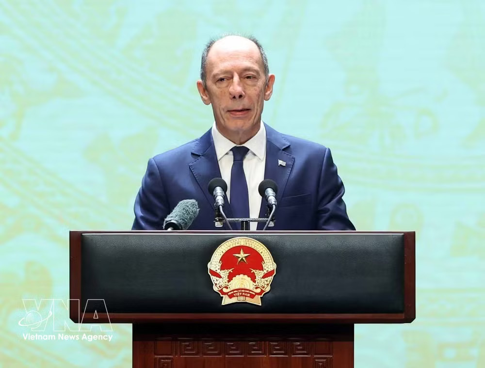 vnanet-diplomat.jpg