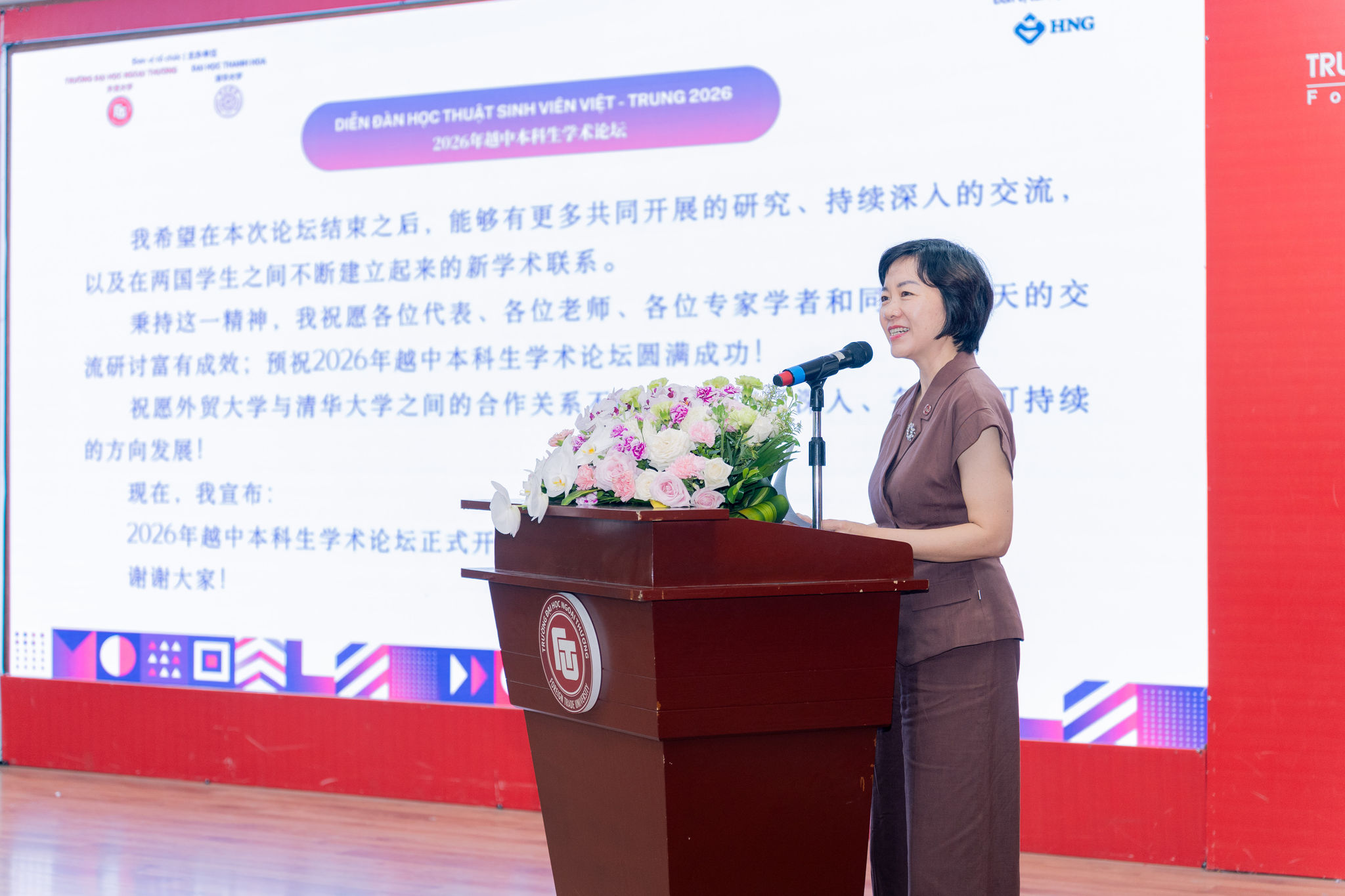 PGS, TS Nguyễn Minh Hằng - Phó Hiệu trưởng Trường Đại học Ngoại Thương phát biểu khai mạc Diễn đàn