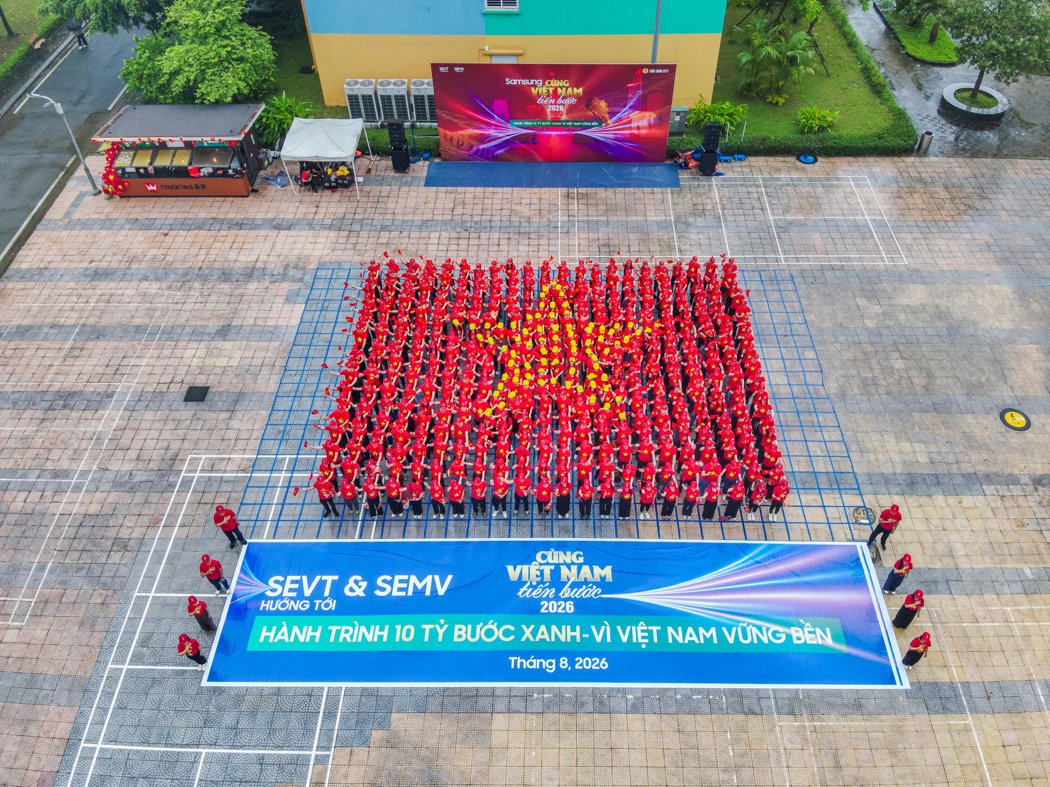 Nhân viên Samsung hưởng ứng Cùng Việt Nam tiến bước 2026
