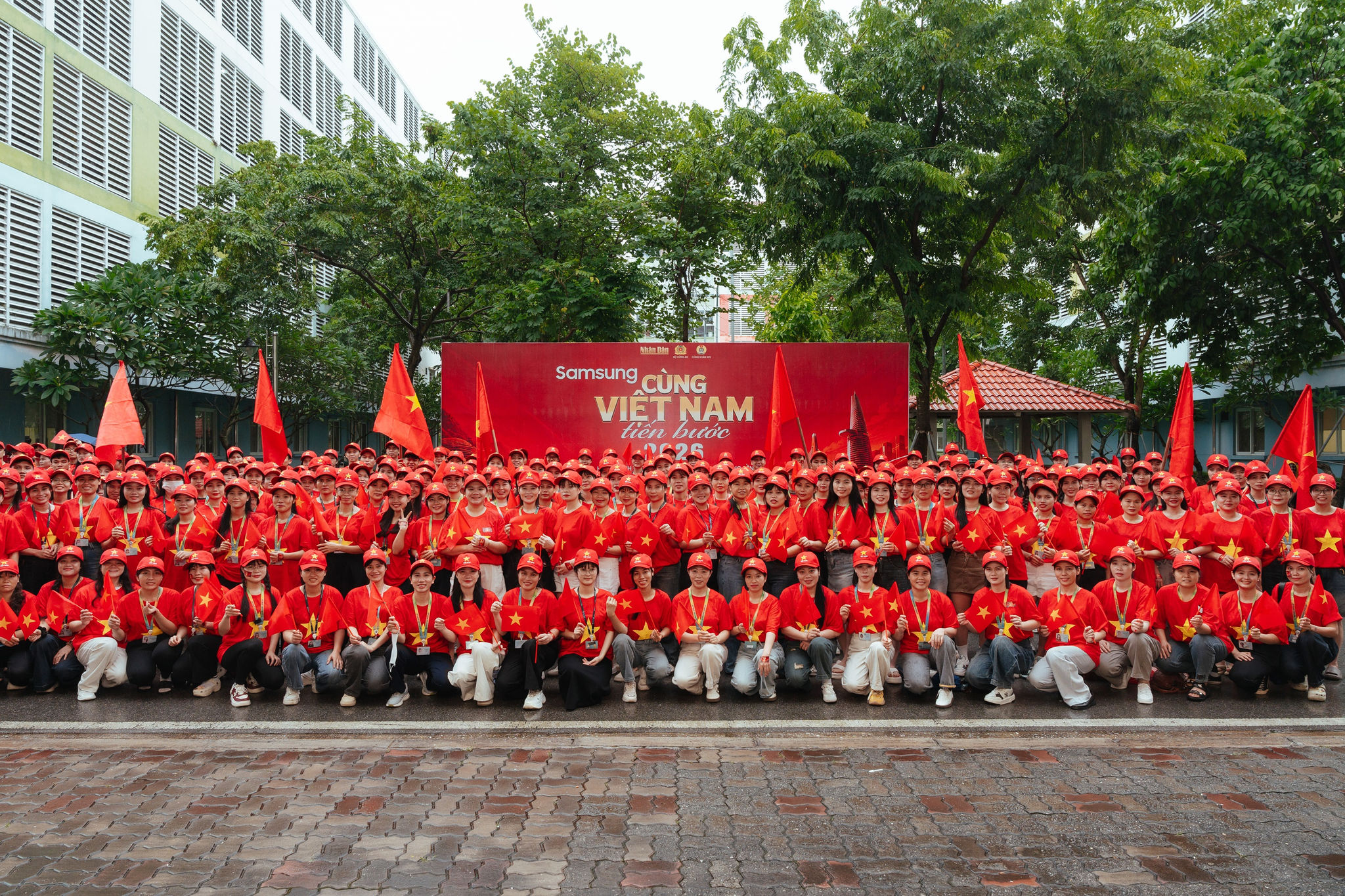 Nhân viên Samsung tại Bắc Ninh tham gia hưởng ứng chương trình Cùng VN tiến bước 2026