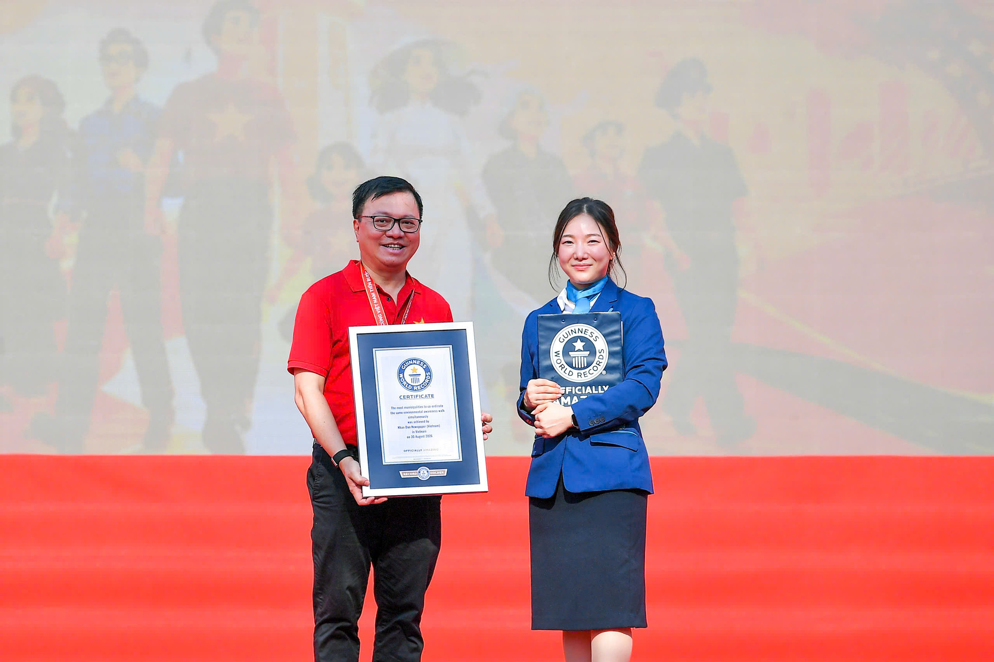 Tại sự kiện, Tổ chức Kỷ lục Guinness Thế giới (Guinness World Records) chính thức công bố “Cùng Việt Nam tiến bước” xác lập Kỷ lục Guinness Thế giới với nội dung: Số lượng địa phương cùng đồng loạt tổ chức hoạt động đi bộ nâng cao nhận thức vì môi trường