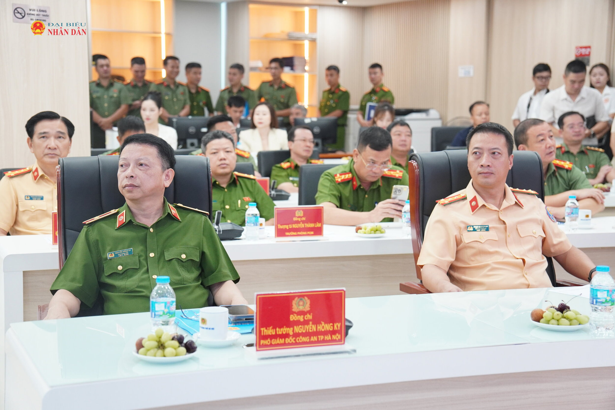 Các đại biểu tham dự chương trình.