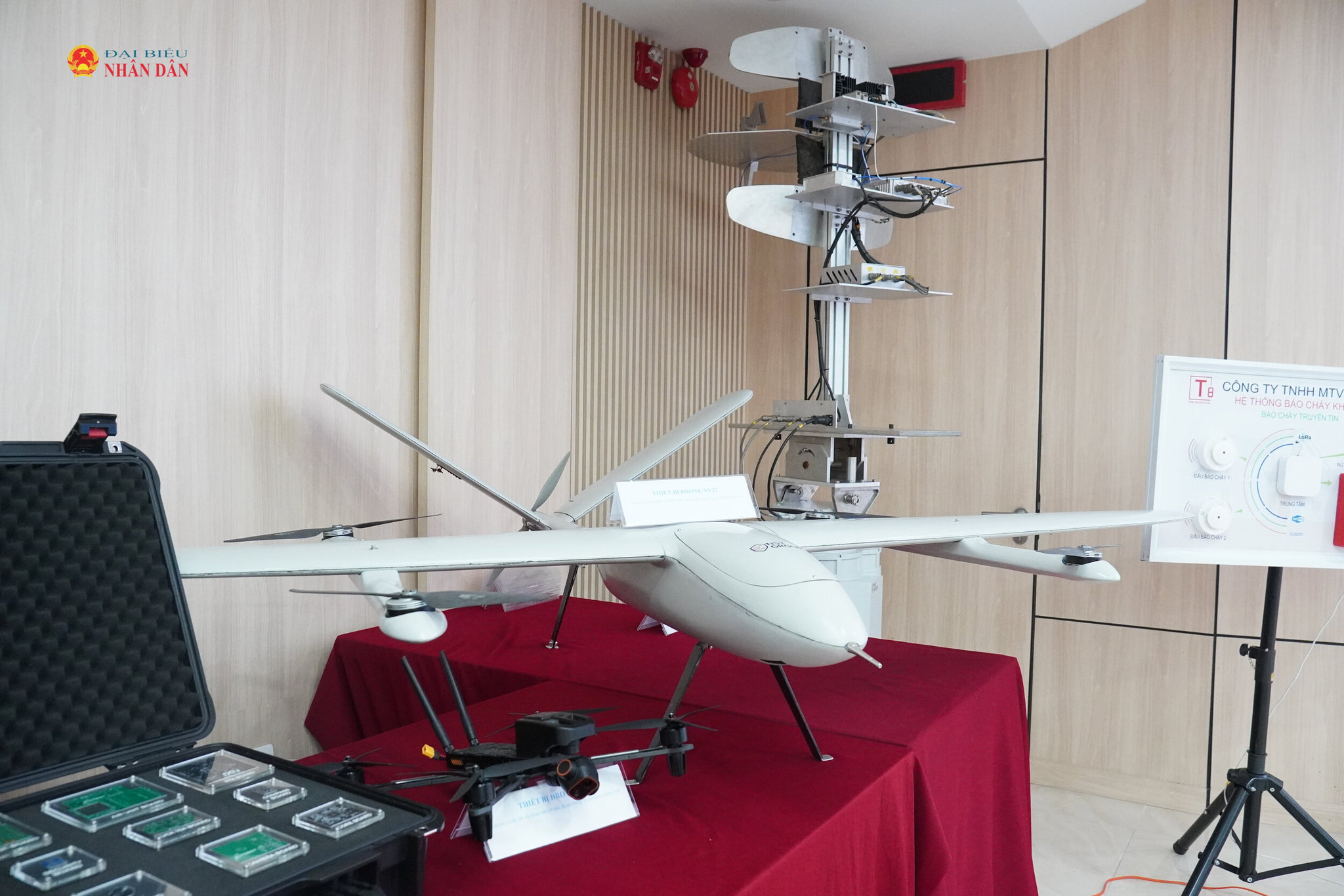 Một số thiết bị UAV và công nghệ phục vụ giải pháp giám sát an ninh, trật tự được giới thiệu tại buổi Lễ.