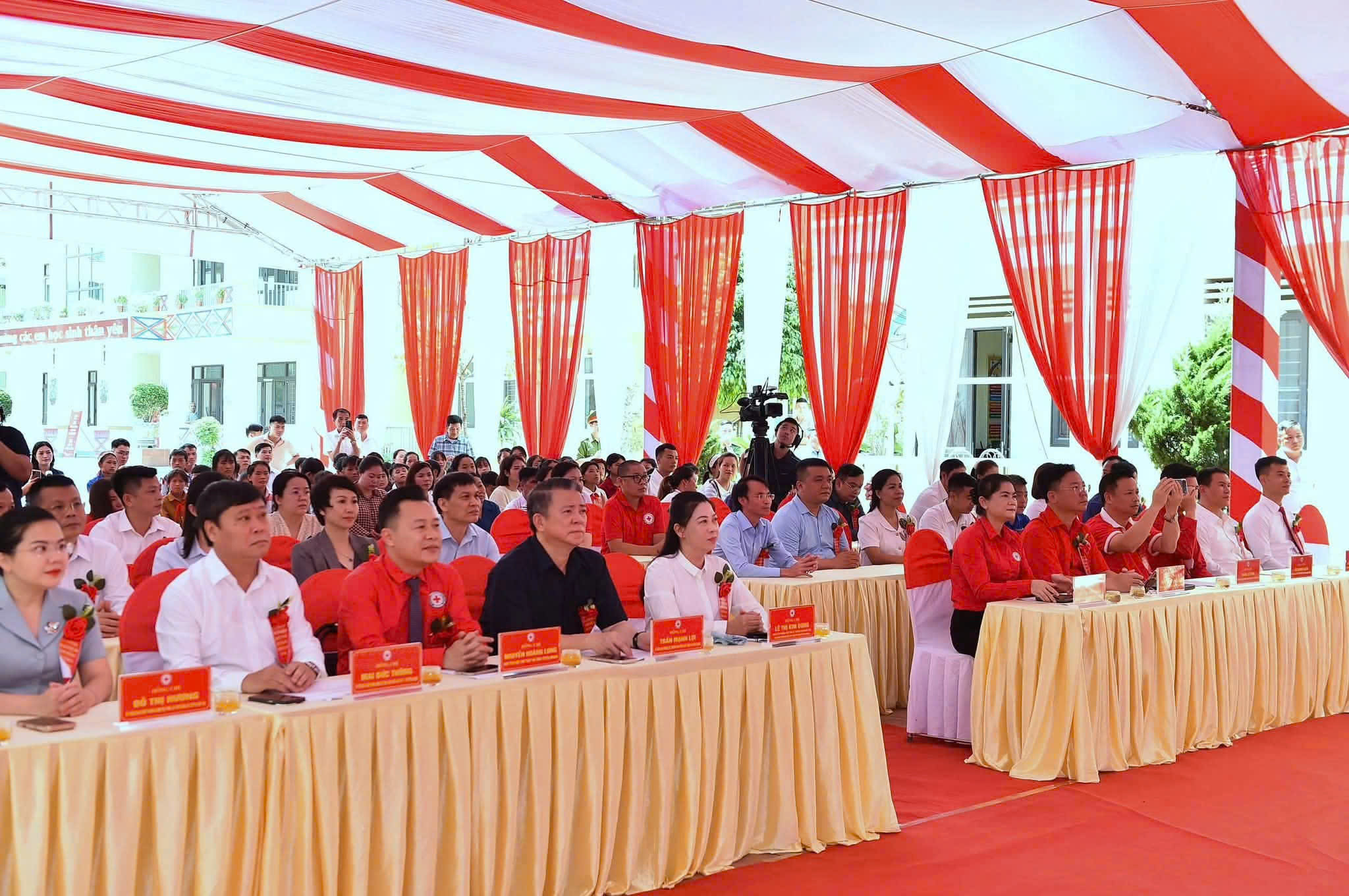 Các đại biểu dự lễ phát động
