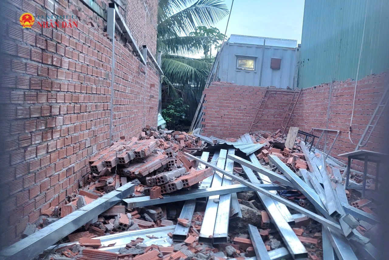 Một công trình vi phạm trật tự xây dựng tại Khu phố 45, đường Đình Phong Phú, phường Tăng Nhơn Phú vừa bị tháo dỡ. Ảnh: Quang Phương