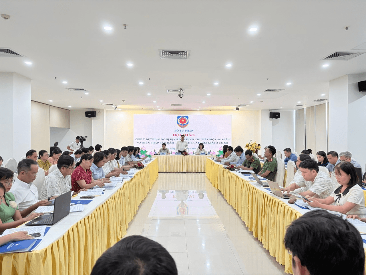 Toàn cảnh hội thảo