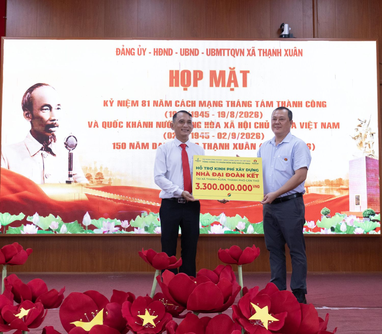 PVCFC trao biểu trưng hỗ trợ 3,3 tỷ đồng xây dựng Nhà Đại đoàn kết tại xã Thạnh Xuân, TP. Cần Thơ