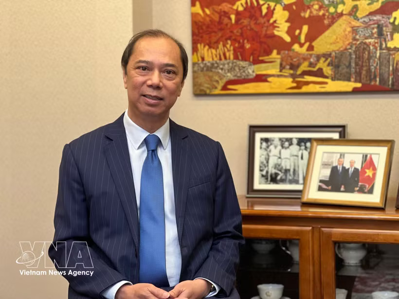 Ambassador Nguyen Quoc Dung in an interview with the 5WH platform (Photo: VNA)