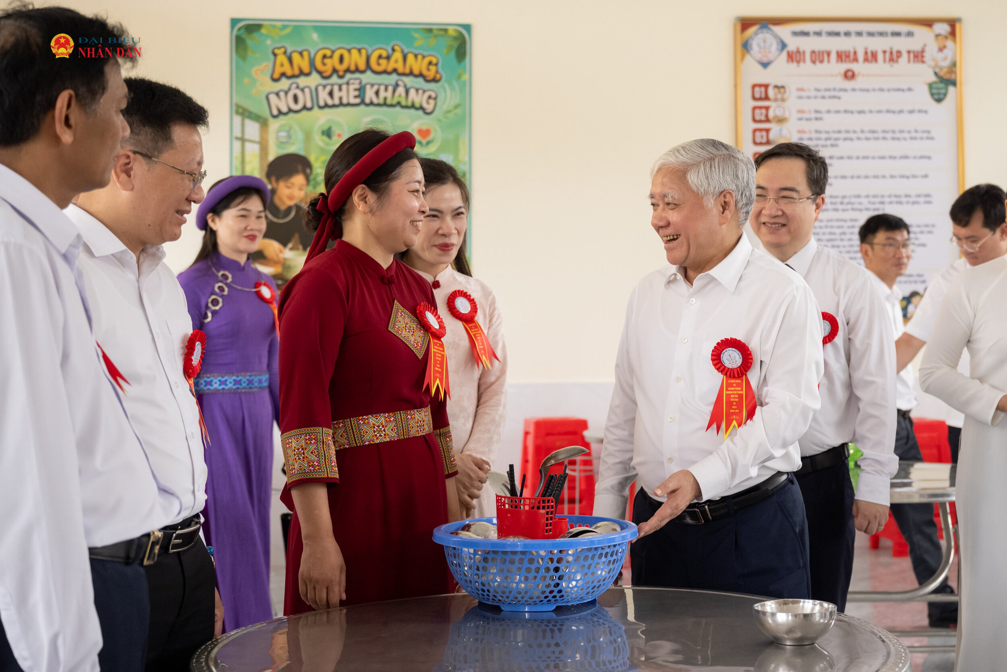 Phó Chủ tịch Thường trực Quốc hội Đỗ Văn Chiến thăm, kiểm tra cơ sở vật chất Trường Phổ thông nội trú Tiểu học và THCS Bình Liêu