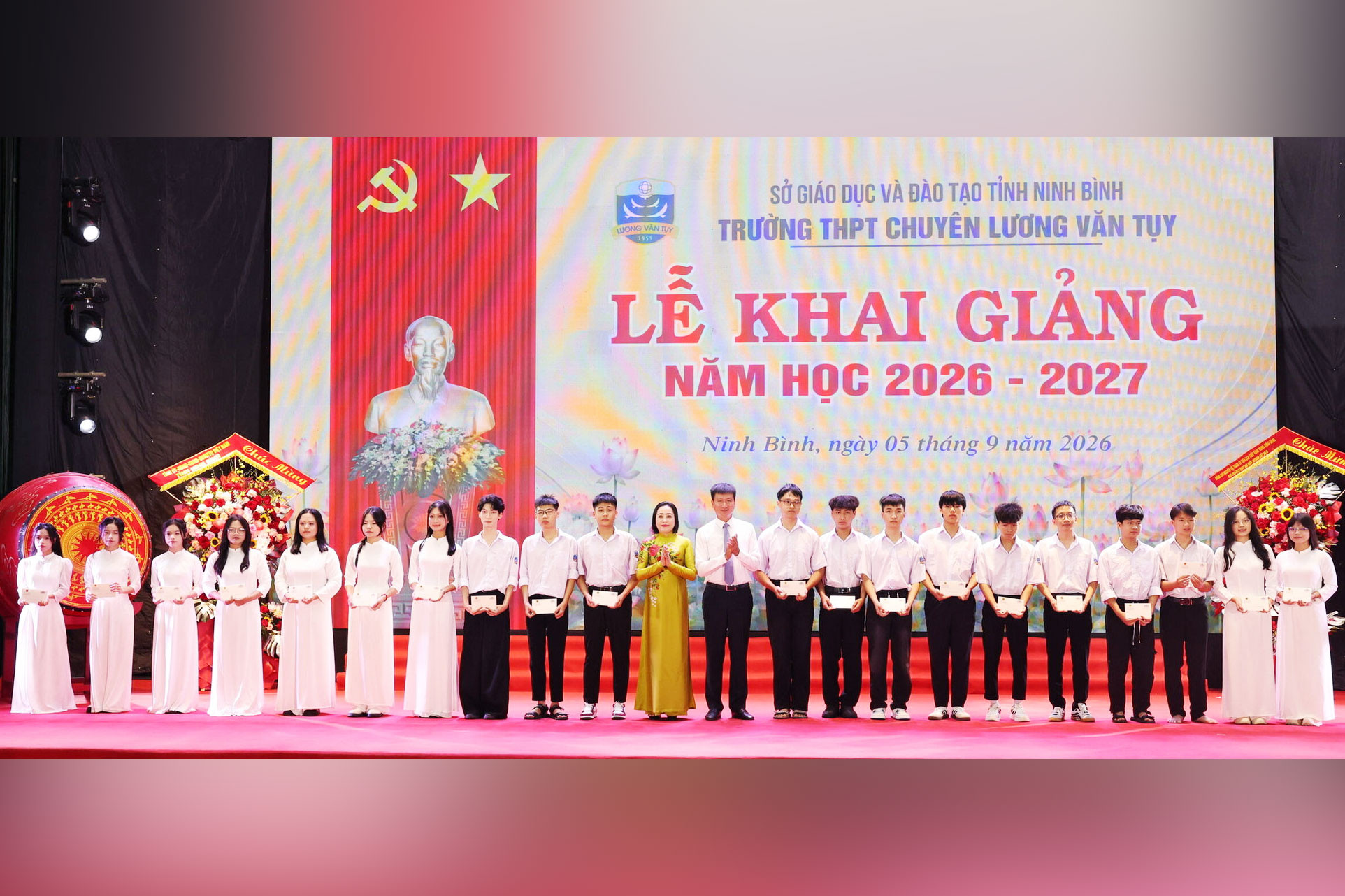 Phó Chủ tịch Quốc hội Nguyễn Thị Thanh dự Lễ Khai giảng tại tỉnh Ninh Bình