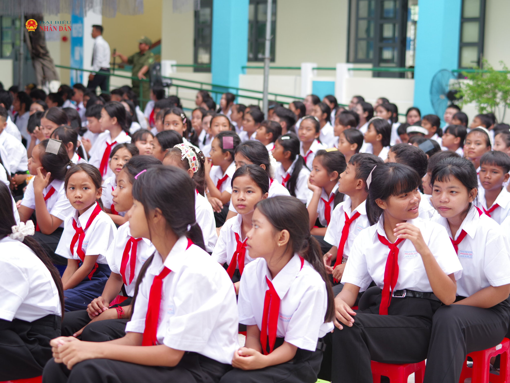 Các em học sinh dự Lễ khai giảng