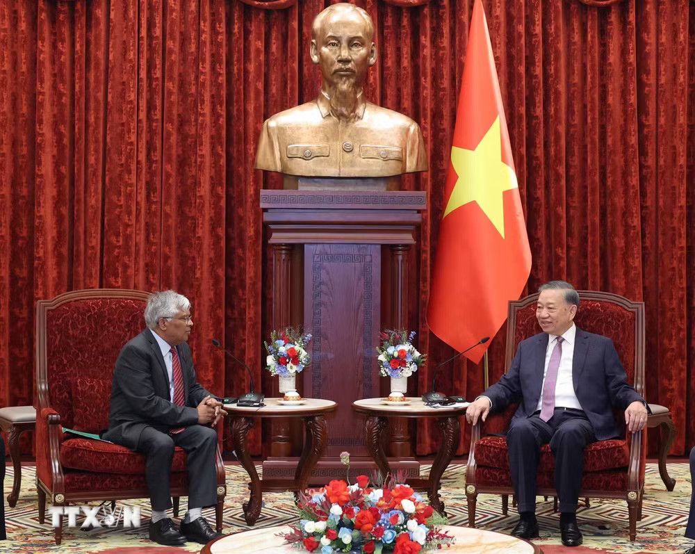 Tổng Bí thư, Chủ tịch nước Tô Lâm tiếp Đại sứ Bangladesh tại Việt Nam Mohammad Lutfor Rahman đến chào từ biệt