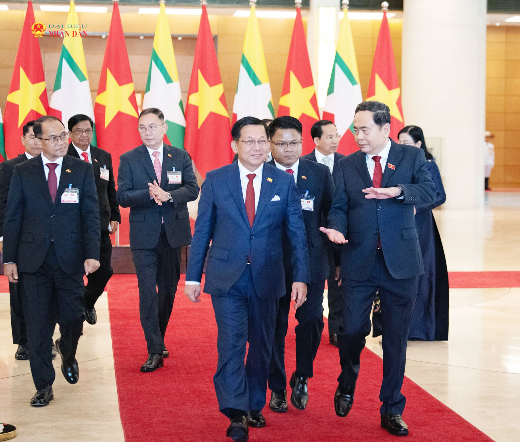 Chủ tịch Quốc hội Trần Thanh Mẫn đón Tổng thống nước Cộng hòa Liên bang Myanmar Min Aung Hlaing